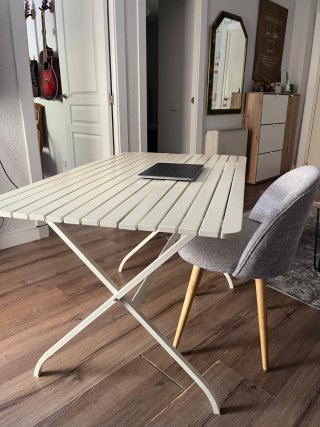 Mesa plegable de aluminio blanca