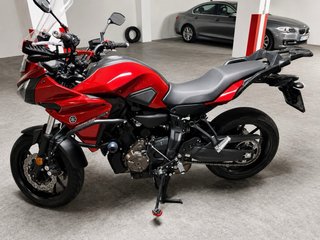 Yamaha Tracer 700 Roja y Negra