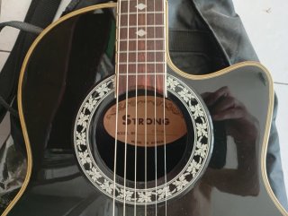 Guitarra electroacústica Strong Negra