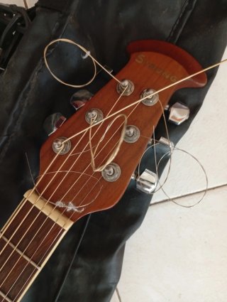 Guitarra electroacústica Strong Negra