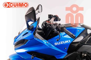 SUZUKI GSX-8R