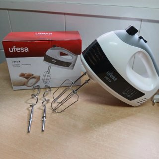 Batidora Ufesa Versa con accesorios