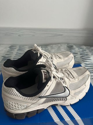 Nike Vomero 5 Beige/Blanco