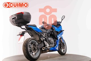 SUZUKI GSX-8R