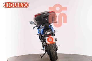 SUZUKI GSX-8R
