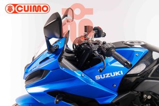 SUZUKI GSX-8R