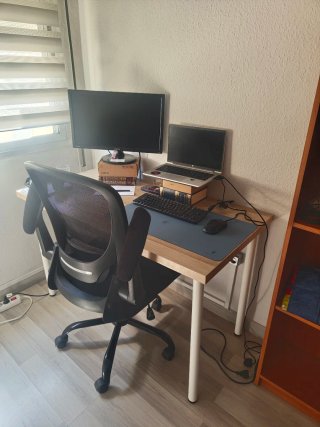 Escritorio y Silla de Oficina Ikea