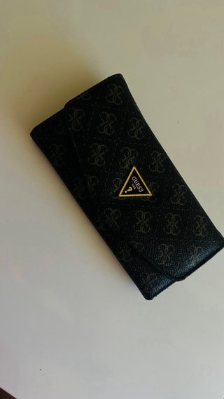 Billetera Guess Negra y Marrón