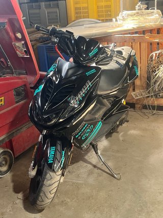 Yamaha Aerox Negra