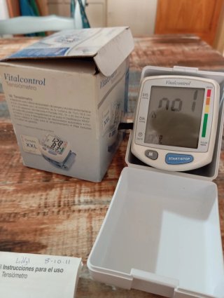 Tensiómetro de Muñeca Vitalcontrol SBM 09 comoleto