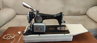 Máquina de coser ALFA funciona perfecta + maleta