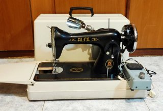 Máquina de coser ALFA funciona perfecta + maleta