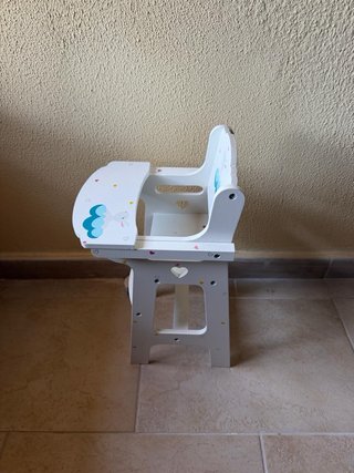 Conjunto muebles muñecos: cuna, armario, trona
