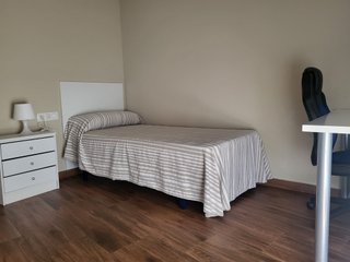 ALQUILER HABITACION PARA CHICA EN PISO COMPARTIDO