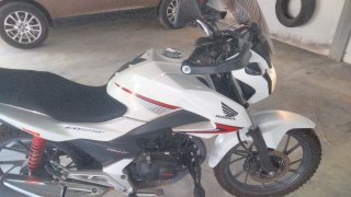 Honda CB 125F Blanca