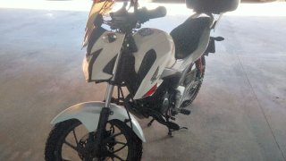 Honda CB 125F Blanca