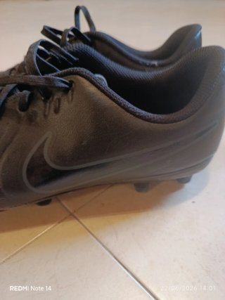 Pack de Botas de futbol azules y negras  número 38