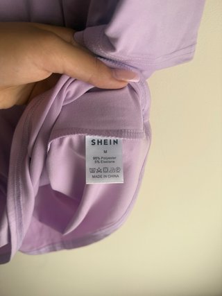 Camiseta ancha morada talla M