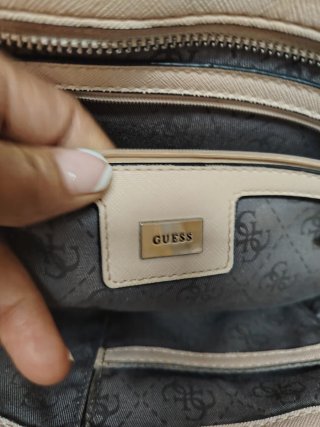 Bolso Guess Troquelado Beige Original