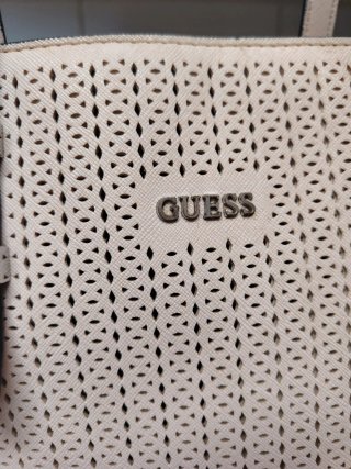 Bolso Guess Troquelado Beige Original