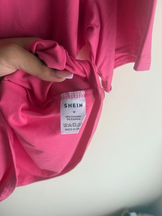 Camiseta rosa oversize