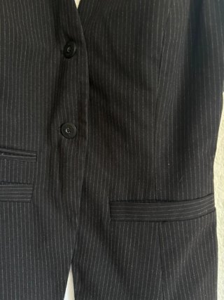 Chaleco Bershka Negro a Rayas Blancas