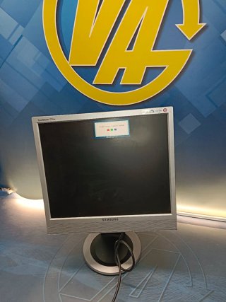 Monitor Samsung SyncMaster 713м 17