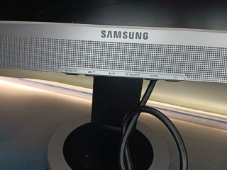 Monitor Samsung SyncMaster 713м 17