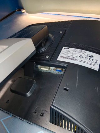 Monitor Samsung SyncMaster 713м 17