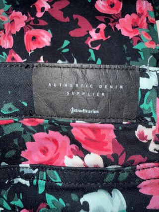 Pantalón Stradivarius floral T36