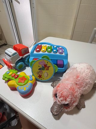 Lote Juguetes musicales bebes: Xilófono,coche...
