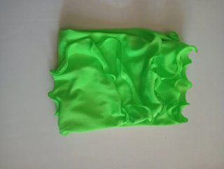 Copricostume fluo con volant