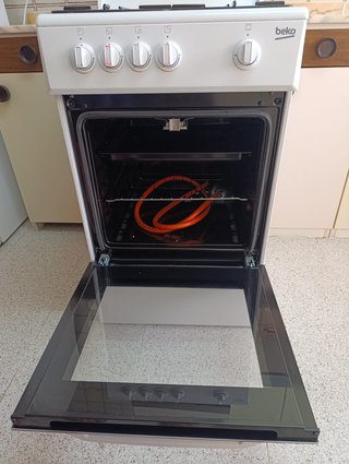 Cocina de gas Beko 4 fuegos y horno BEKO
