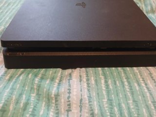 PS4 (PlayStation 4) Nera + Joystick