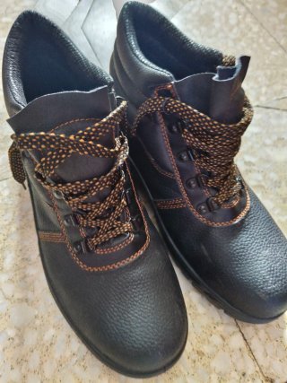 Botas de seguridad negras con cordones