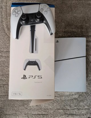 PlayStation 5 Slim 1TB + Mando DualSense