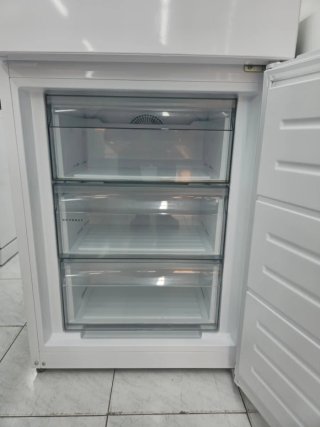 Nevera marca AEG