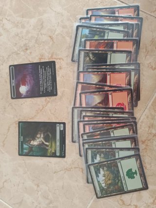Mazo de Cartas Magic: The Gathering con fundas .