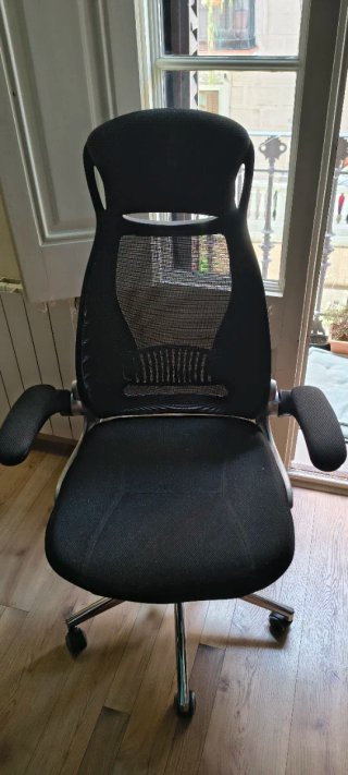 Silla de oficina ergonómica negra
