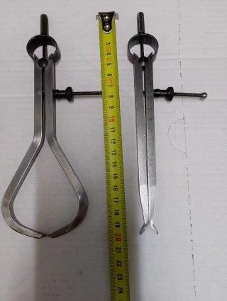 Dos compases para interior y exterior
