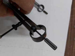Dos compases para interior y exterior