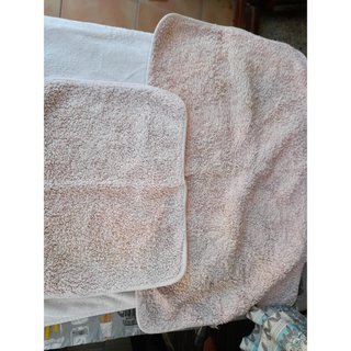 Juego 2 alfombras baño beige