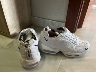 Nike Air Max x Corteiz Blancas
