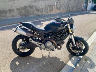 Ducati Monster 696