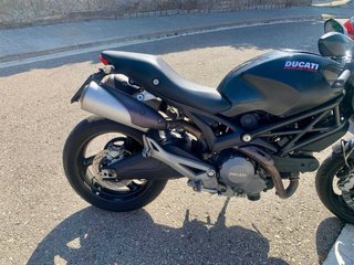 Ducati Monster 696