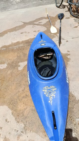 Kayak de río con 2 remos