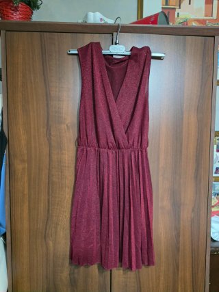 Vestito estivo elegante rosso bordoux
