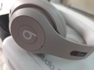 Beats Studio Pro Arena Factura Junio