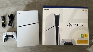 Sony PS5 1TB Nueva + Juegos