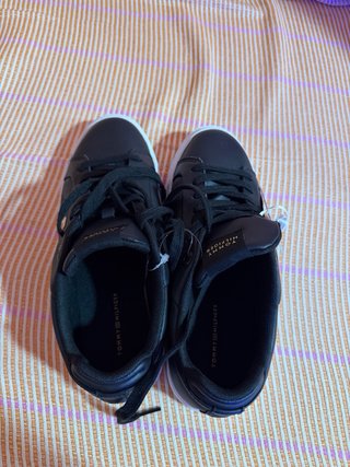 Zapatillas Tommy Hilfiger Negras, talla 40